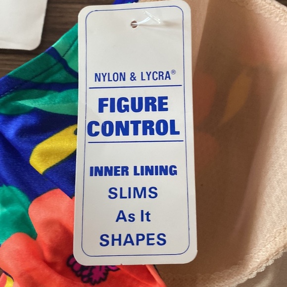 VTG 90’s bright floral swimsuit one piece NWT dead stock size 18 Beachy vaca - Picture 6 of 10